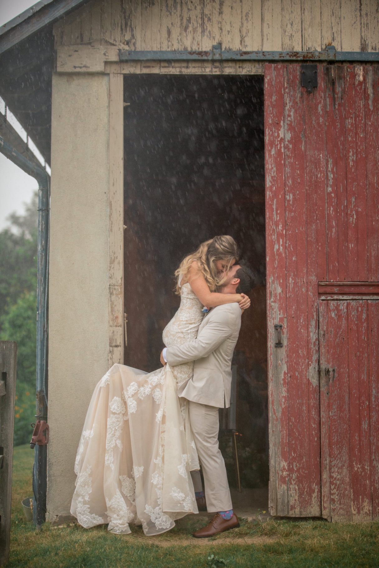 rachel and andrew olde homestead wedding portrait