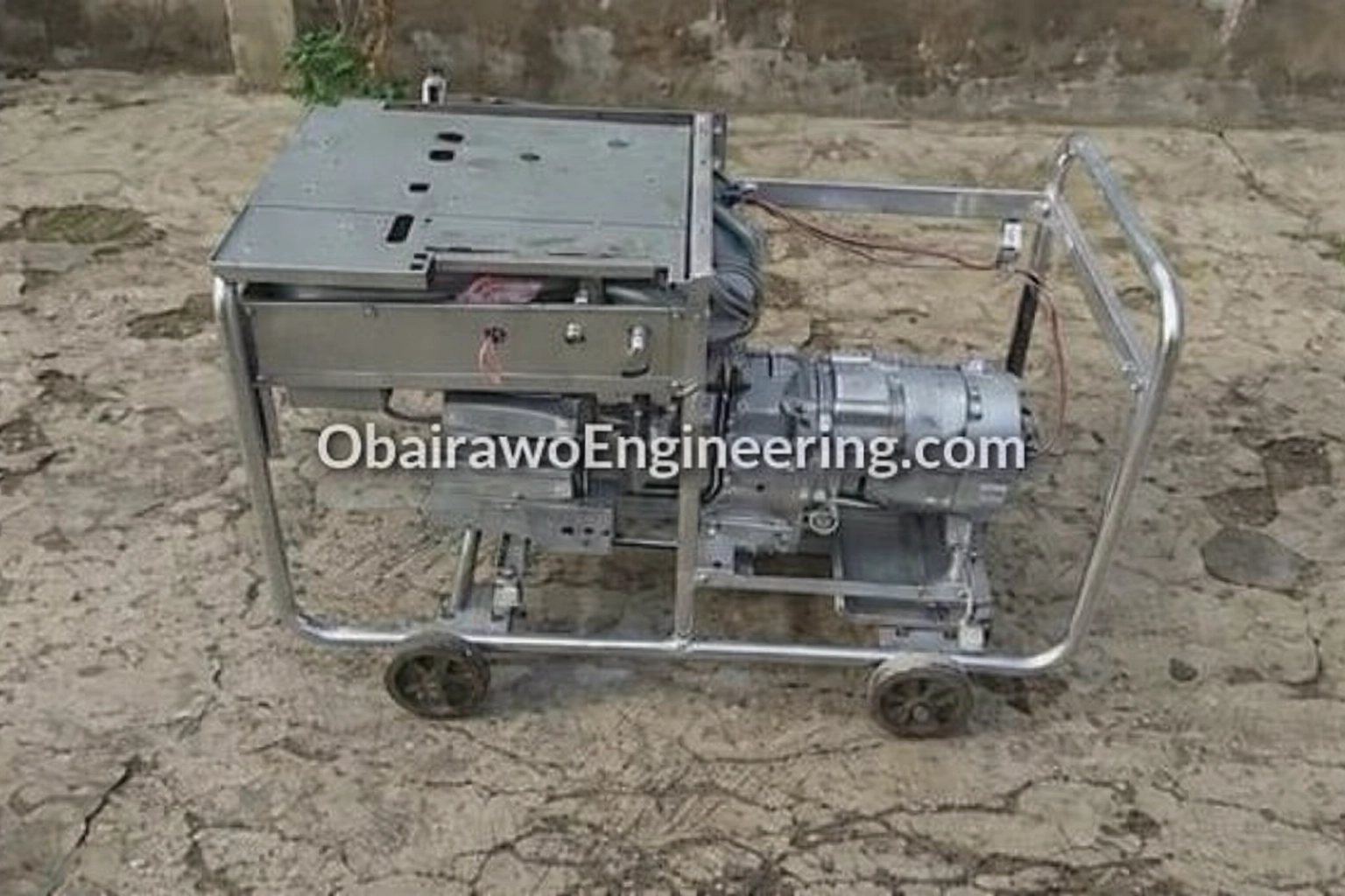 Industrial-grade open frame fuelless generator