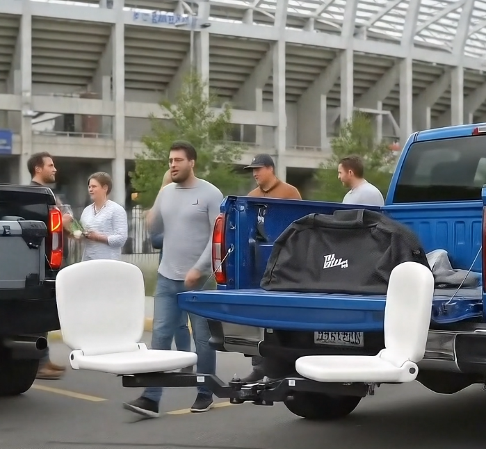 Blue Pickup Truck with Tailbreaker Seating System