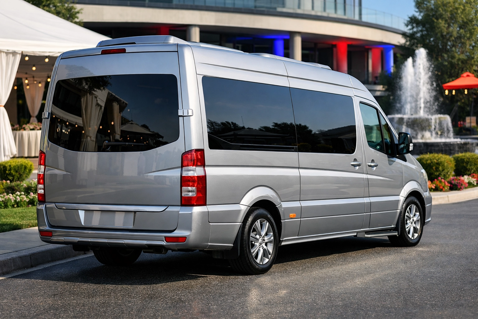[IMAGE] Silver Executive Mini Coach Exterior