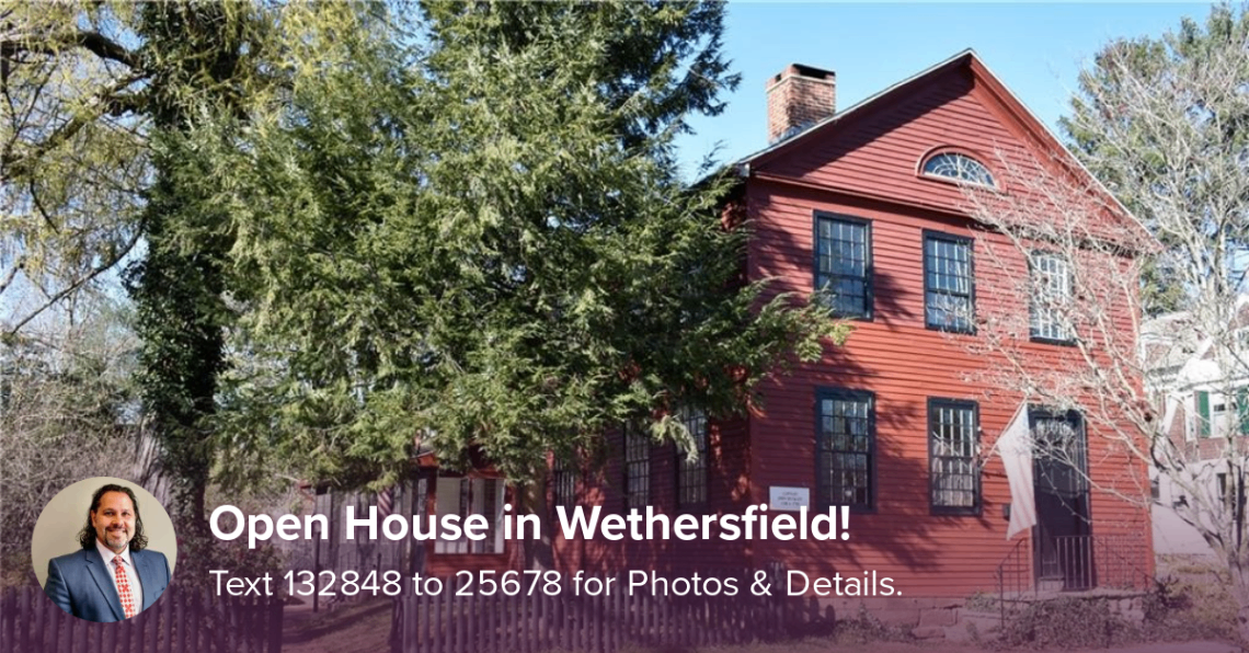 Historic colonial-style red home in Wethersfield, Connecticut