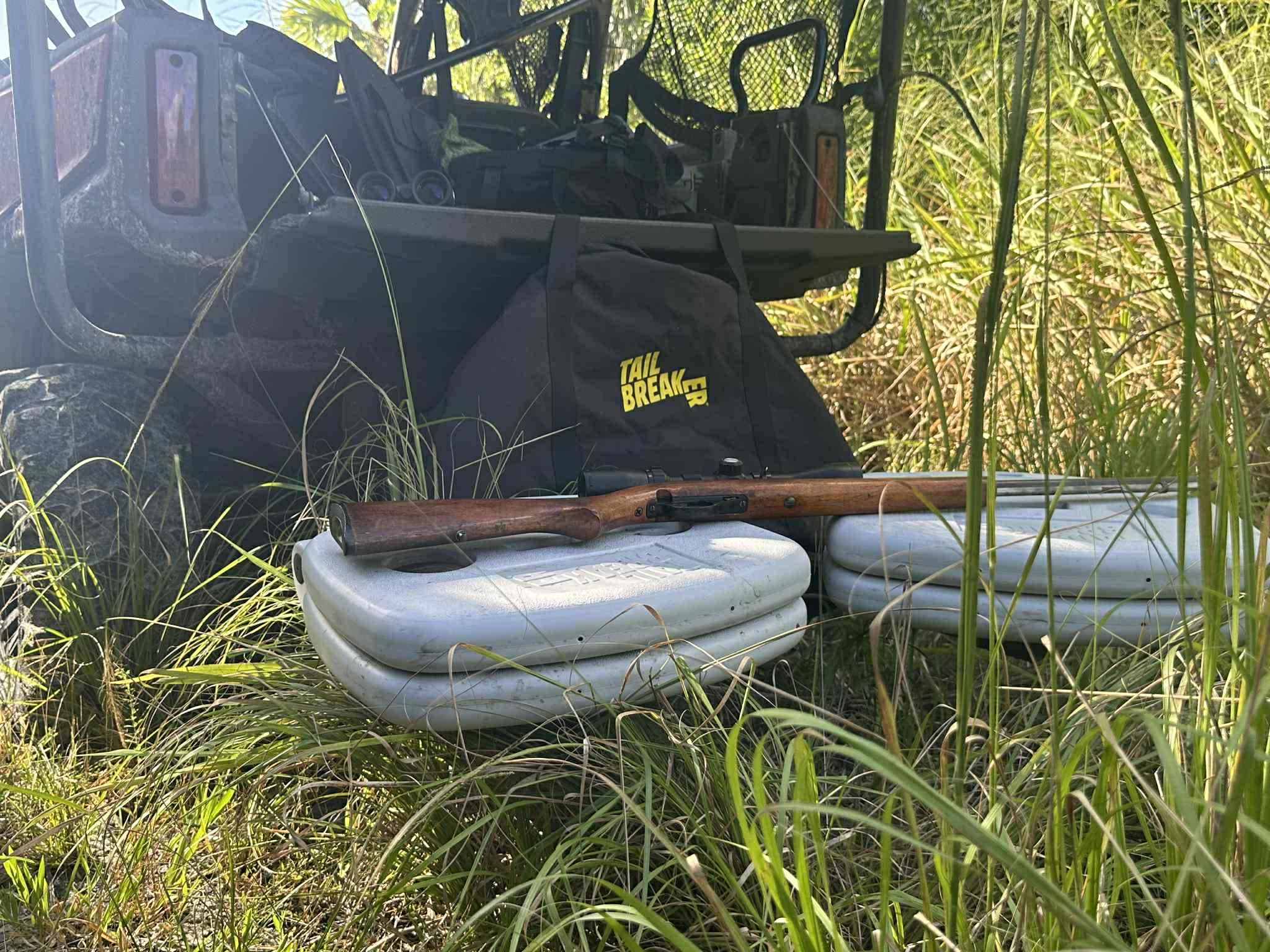 Tailbreaker dual seating system