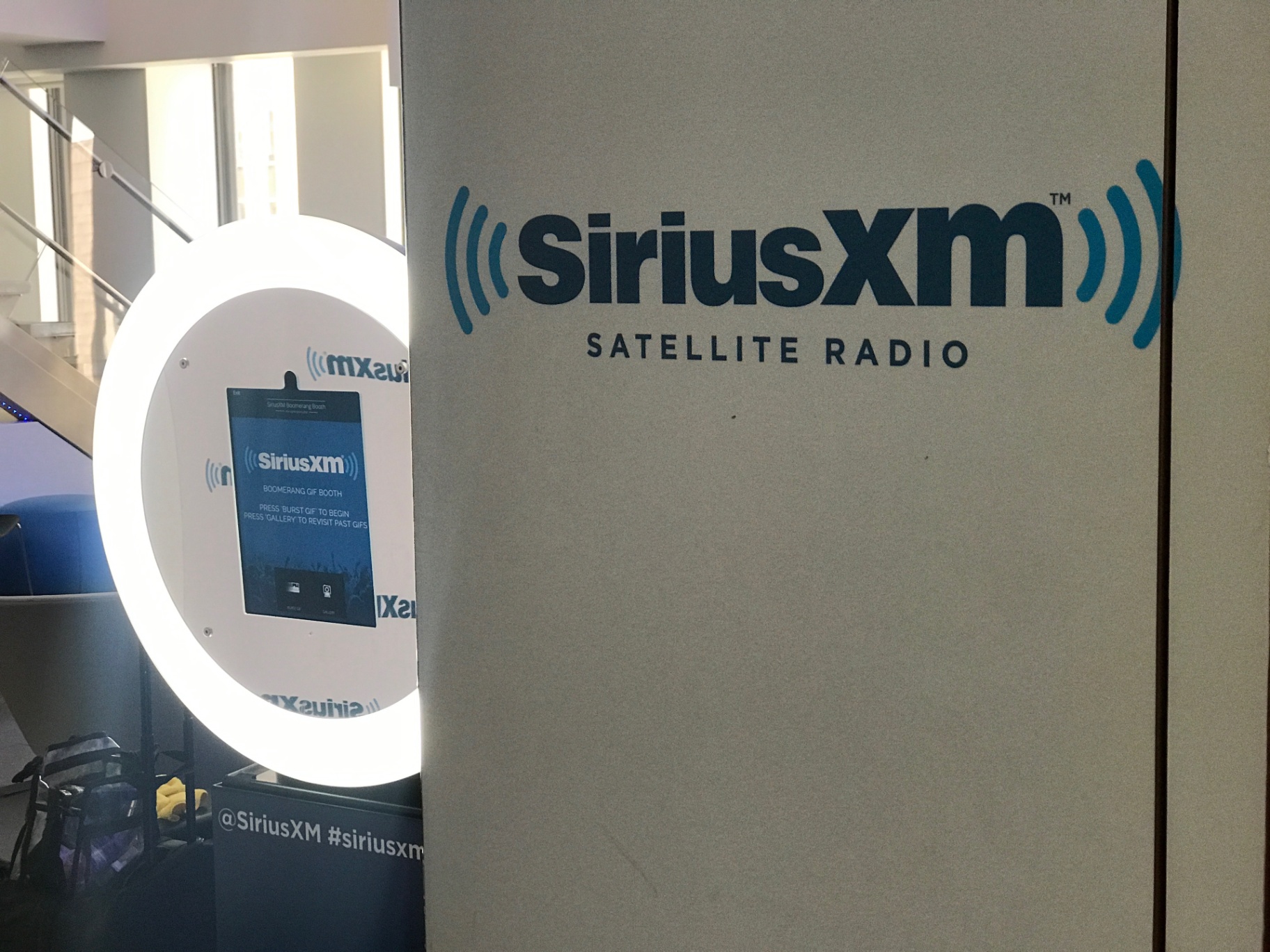 High-throughput Vegas trade show photo booth activation