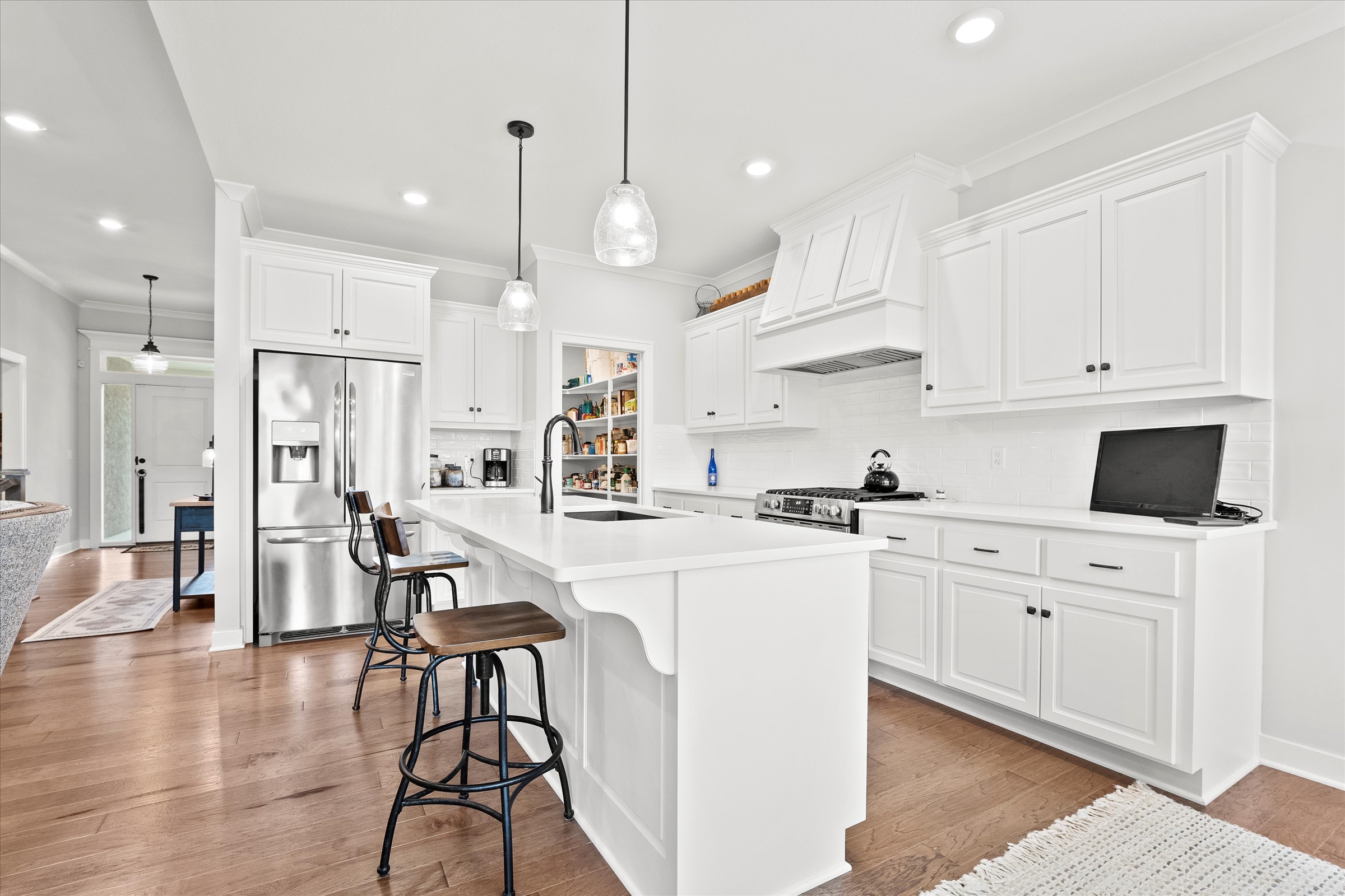 Modern Open-Concept Kitchen