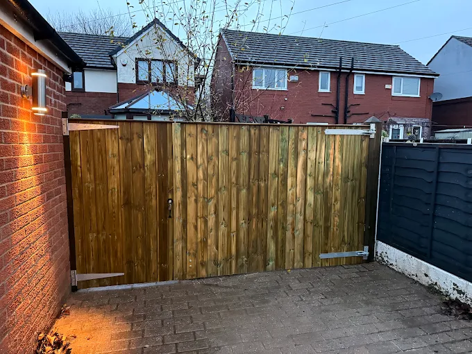 Double-leaf Timber Driveway Gate