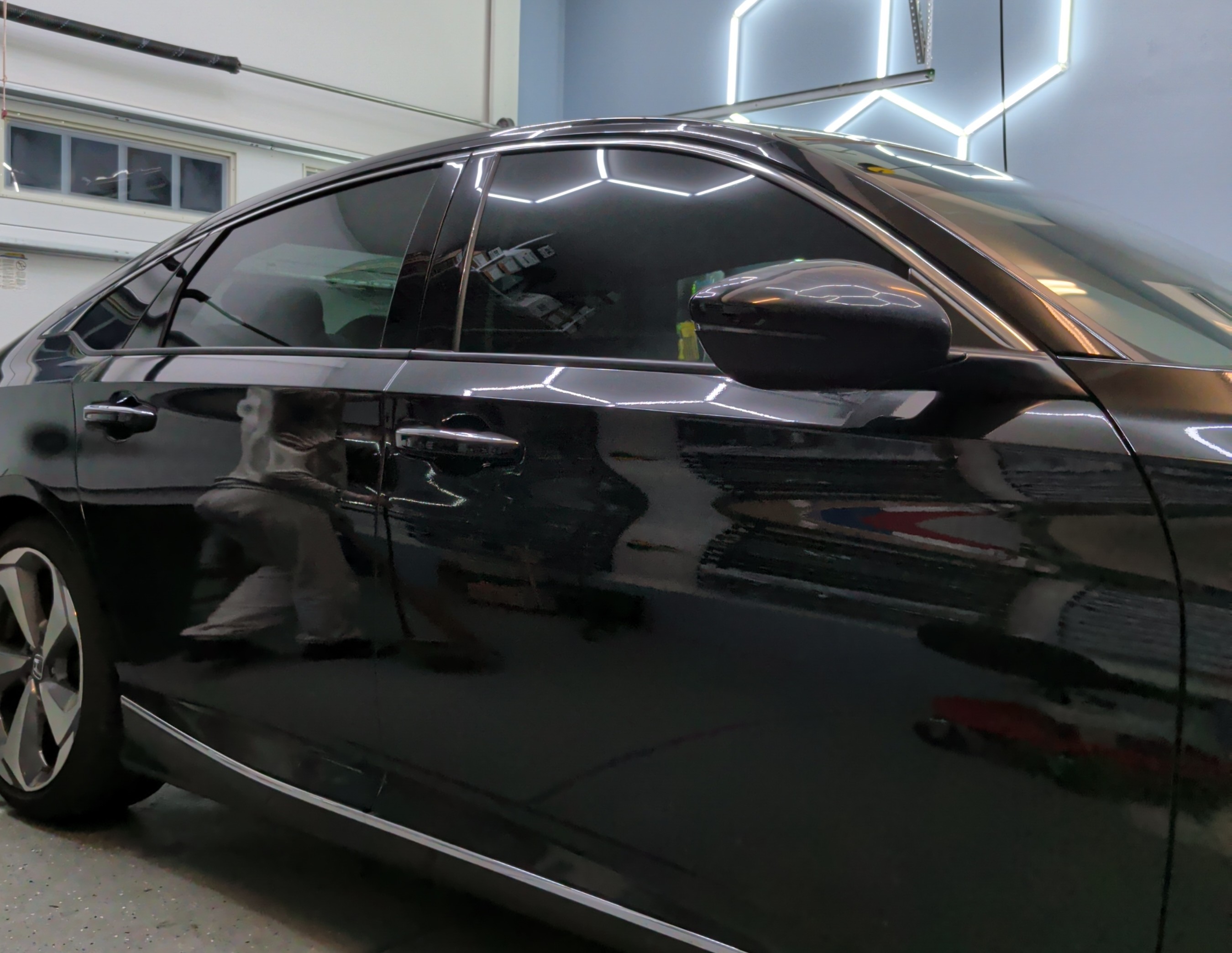 [HERO] Raleigh Car Window Tinting: 5 Reasons Experience Matters More Than a Low Price