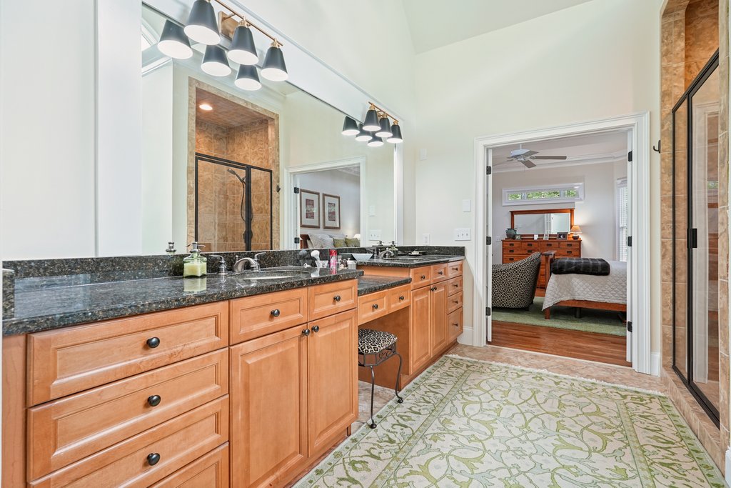 6017 Chestatee Bathroom