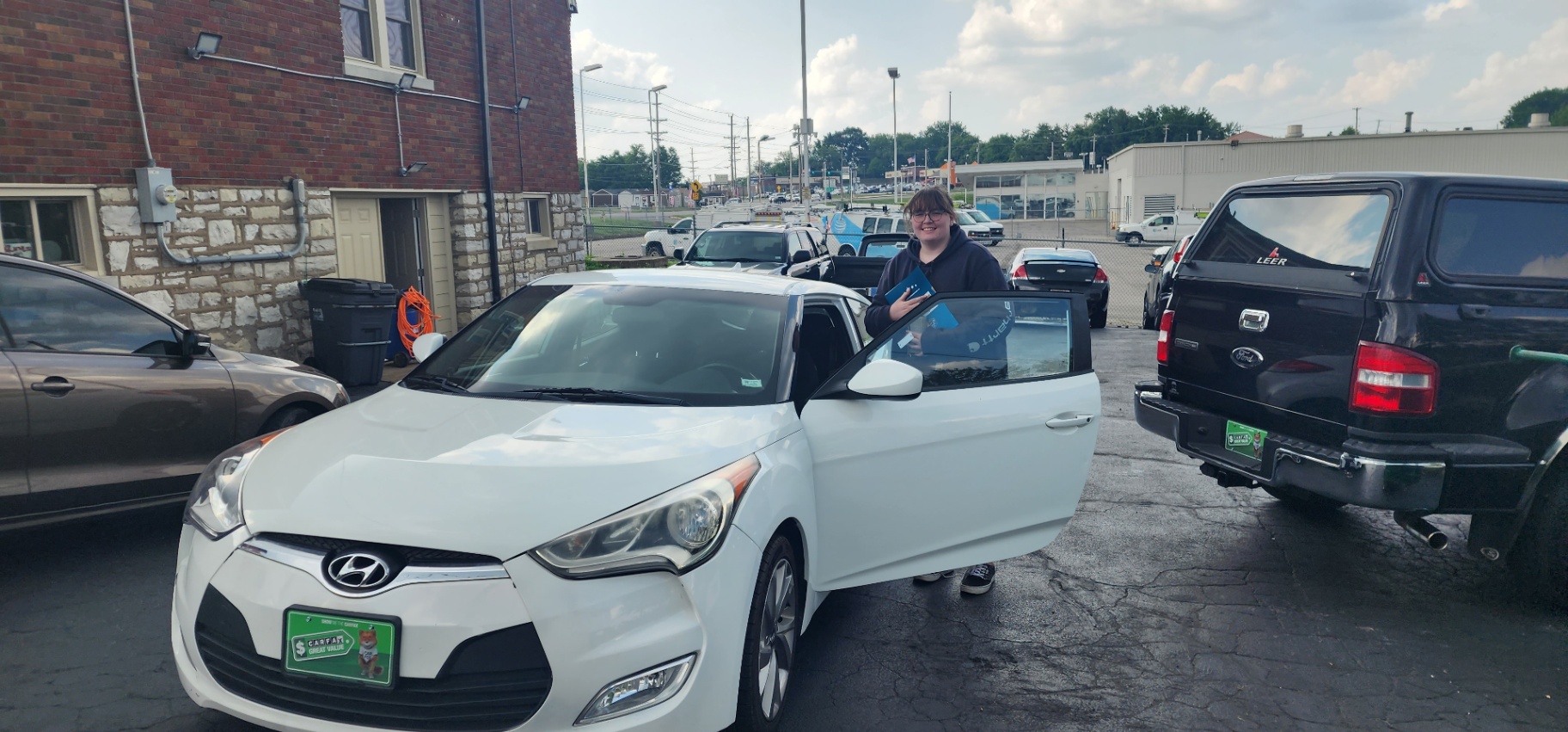 Customer with Hyundai at Grateful Motors