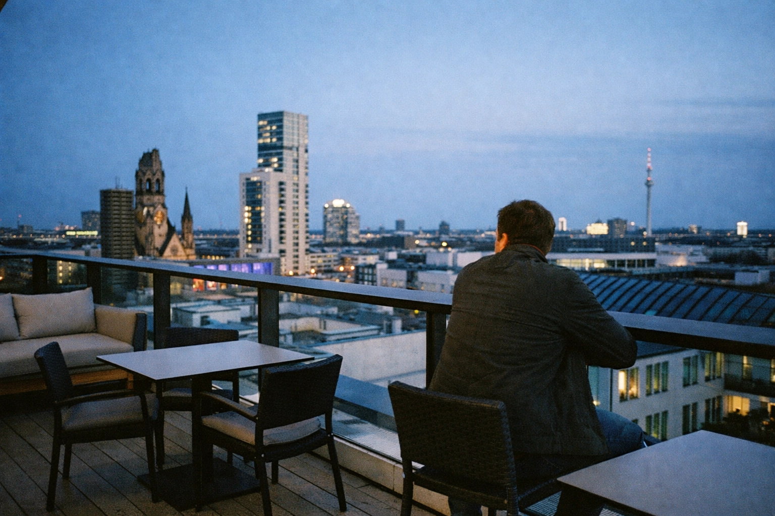 The Cloud One Berlin-Upper West: clean skyline views, blue-hour calm, zero party pressure.
