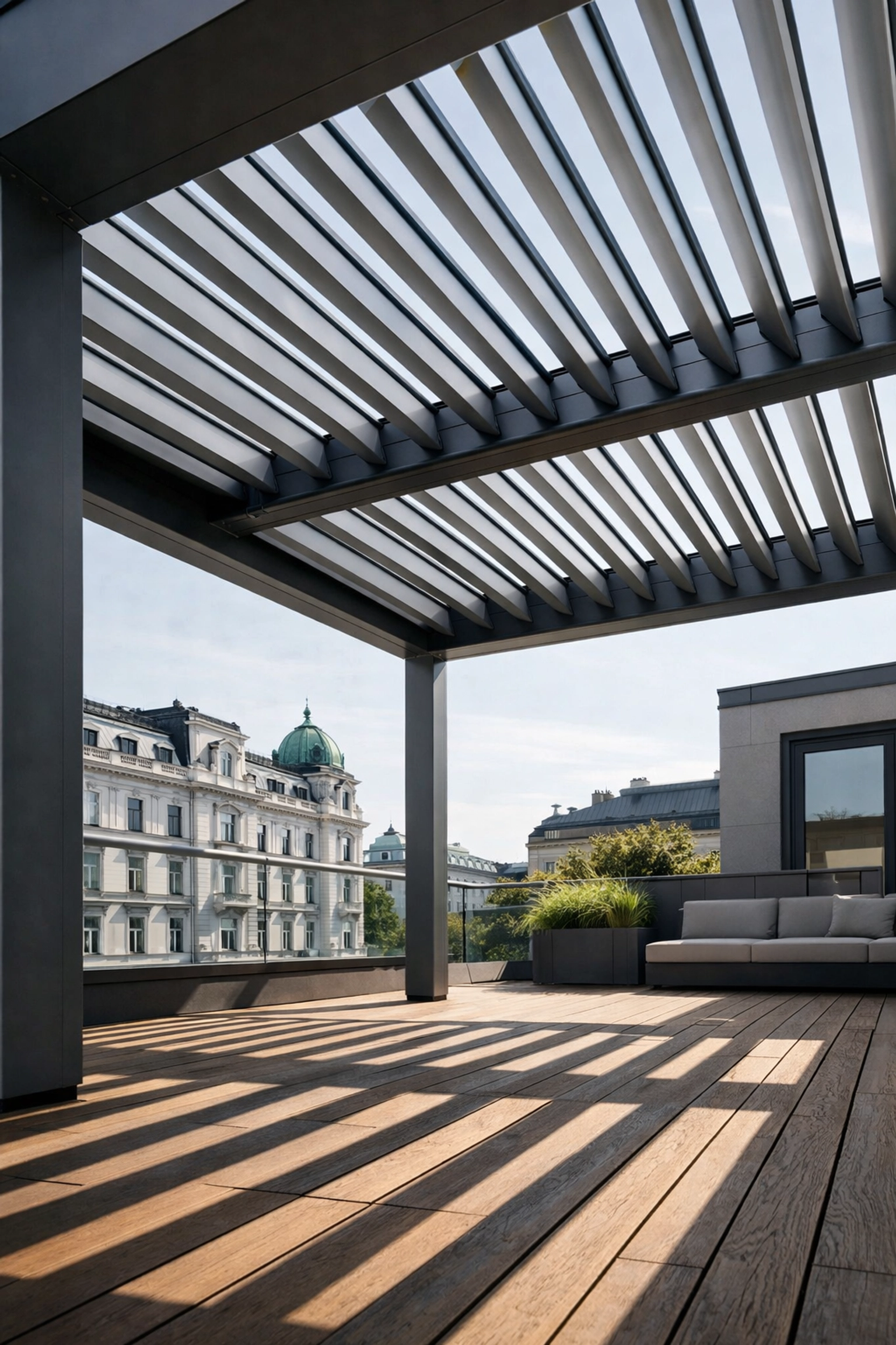 Modernes Lamellendach Wien mit verstellbaren Lamellen auf Terrasse für flexiblen Sonnenschutz