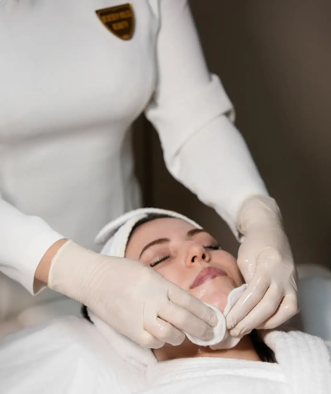 Luxuriöse Gesichtsreinigung im Spa