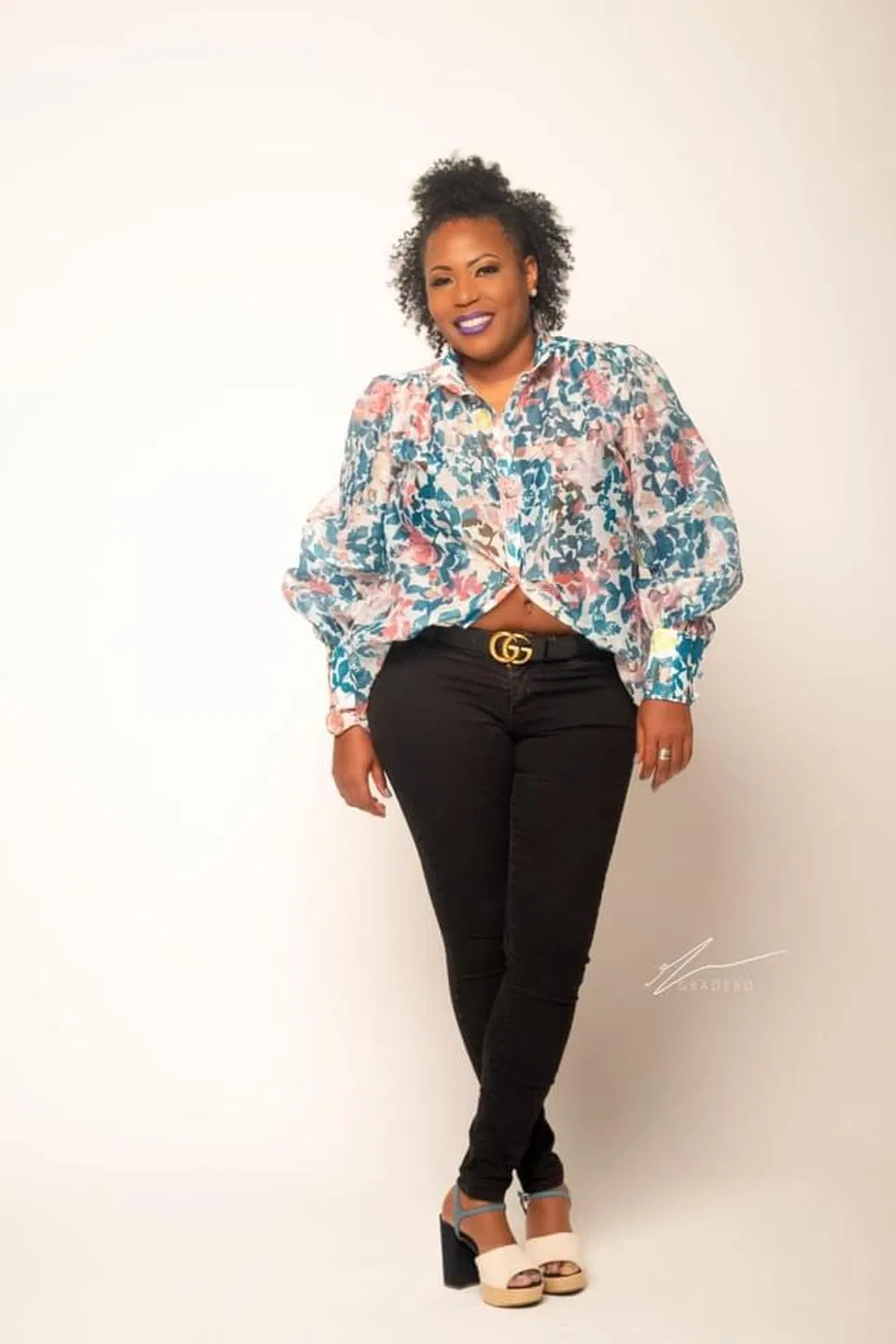 Monique Je' representing empowerment and business coaching