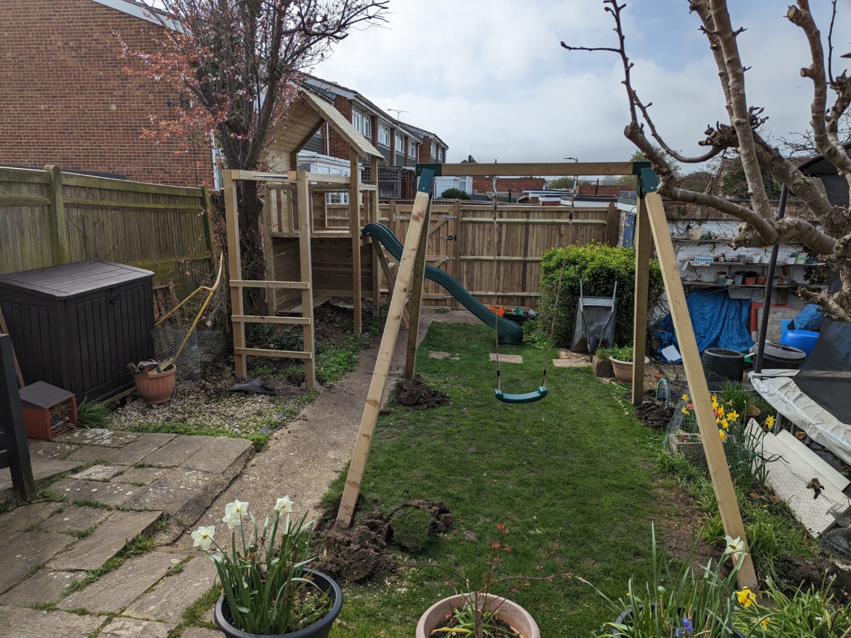 Treehouse climbing frame integration