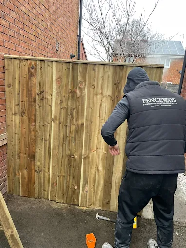 Fenceways Group Ltd Installer Fitting Timber Fence