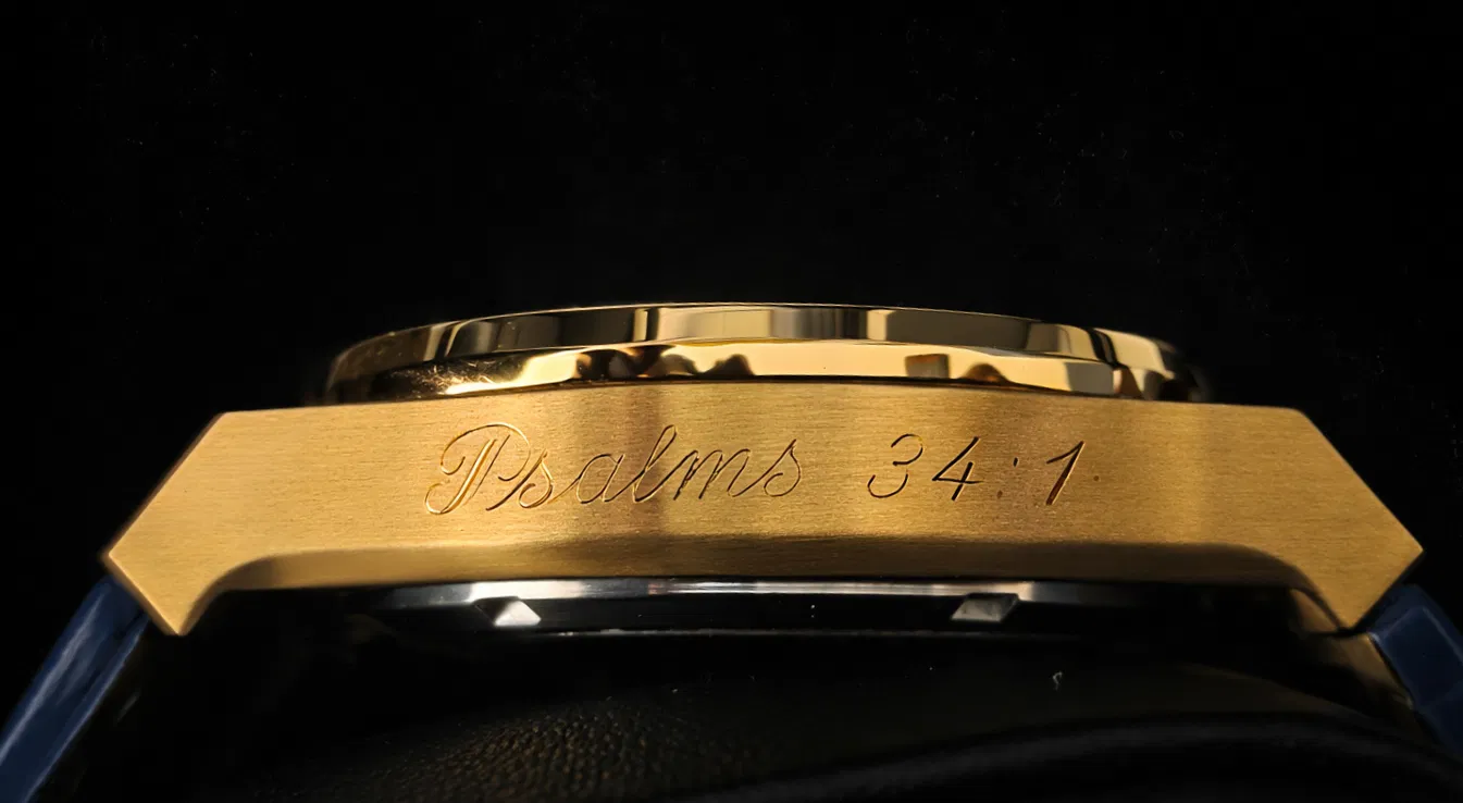 custom-engraved-gold-watch