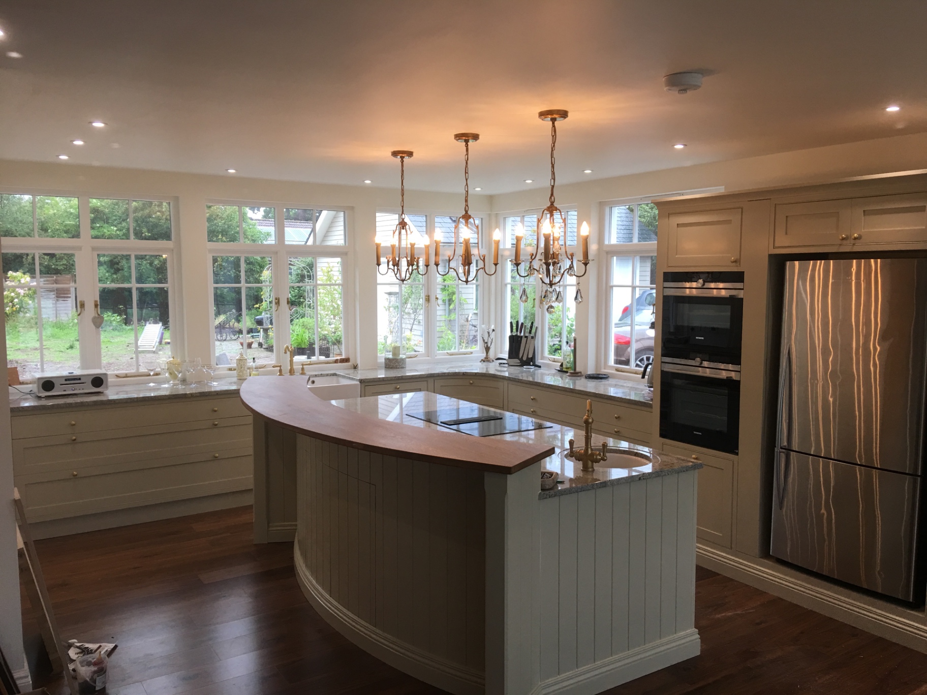 Curved Kitchen Design: 20+ Ideas to Get You Started with Soft Edge Cabinetry