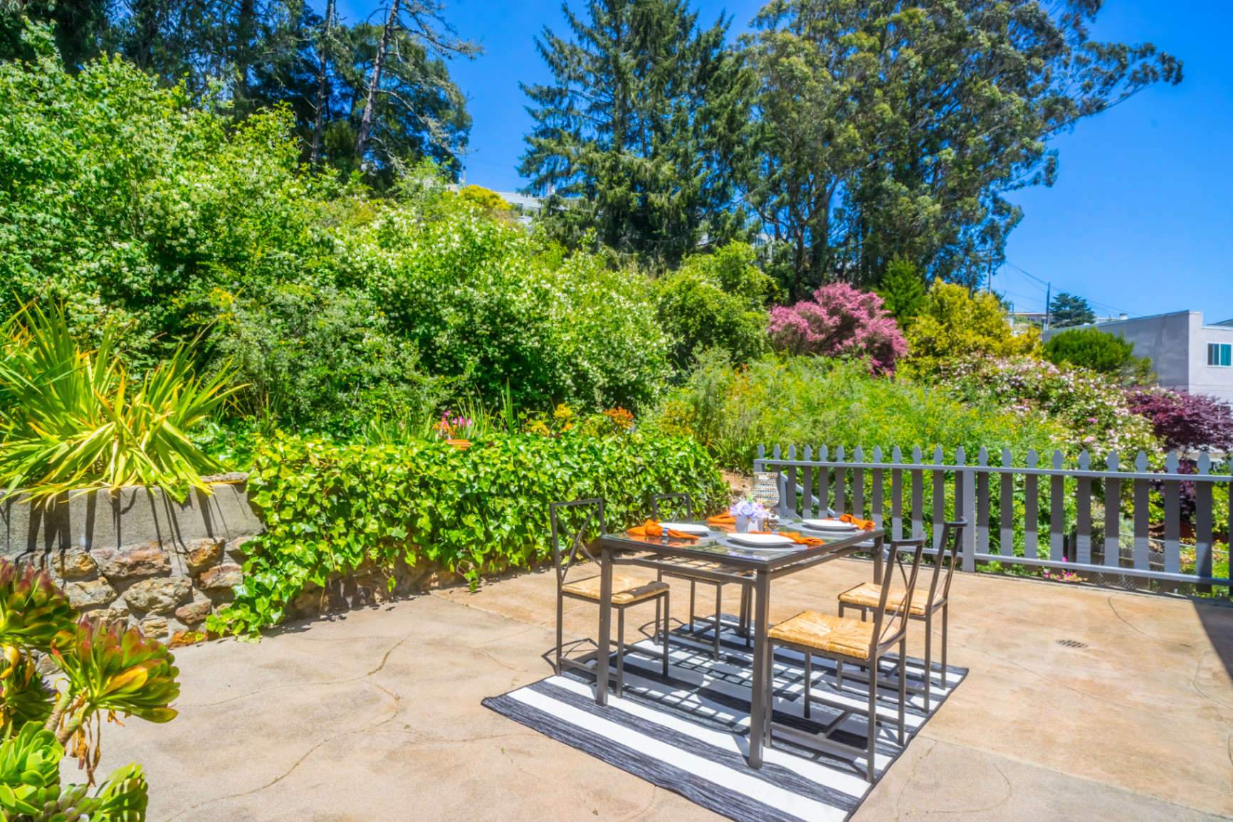 Modern Outdoor Patio