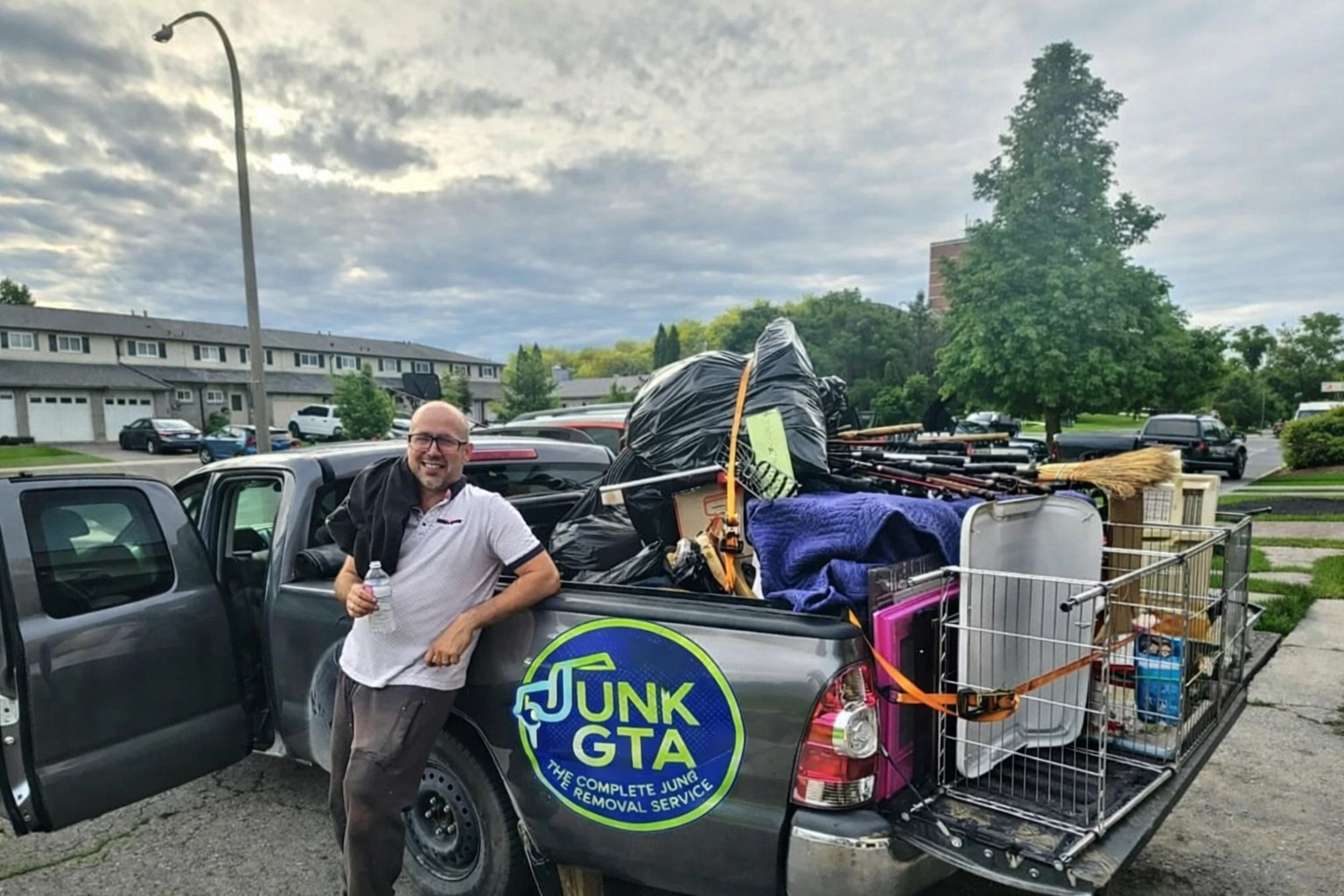 The Importance of Estate Content Disposal in Newmarket junk-removal-crew-full-load-residential.jpg