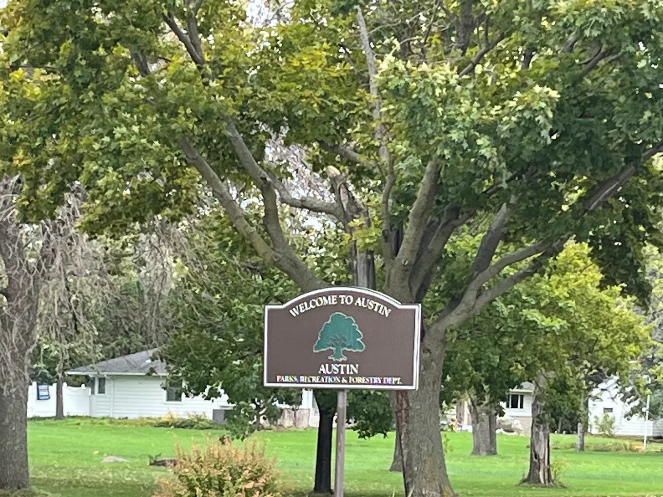 Welcome to Austin sign