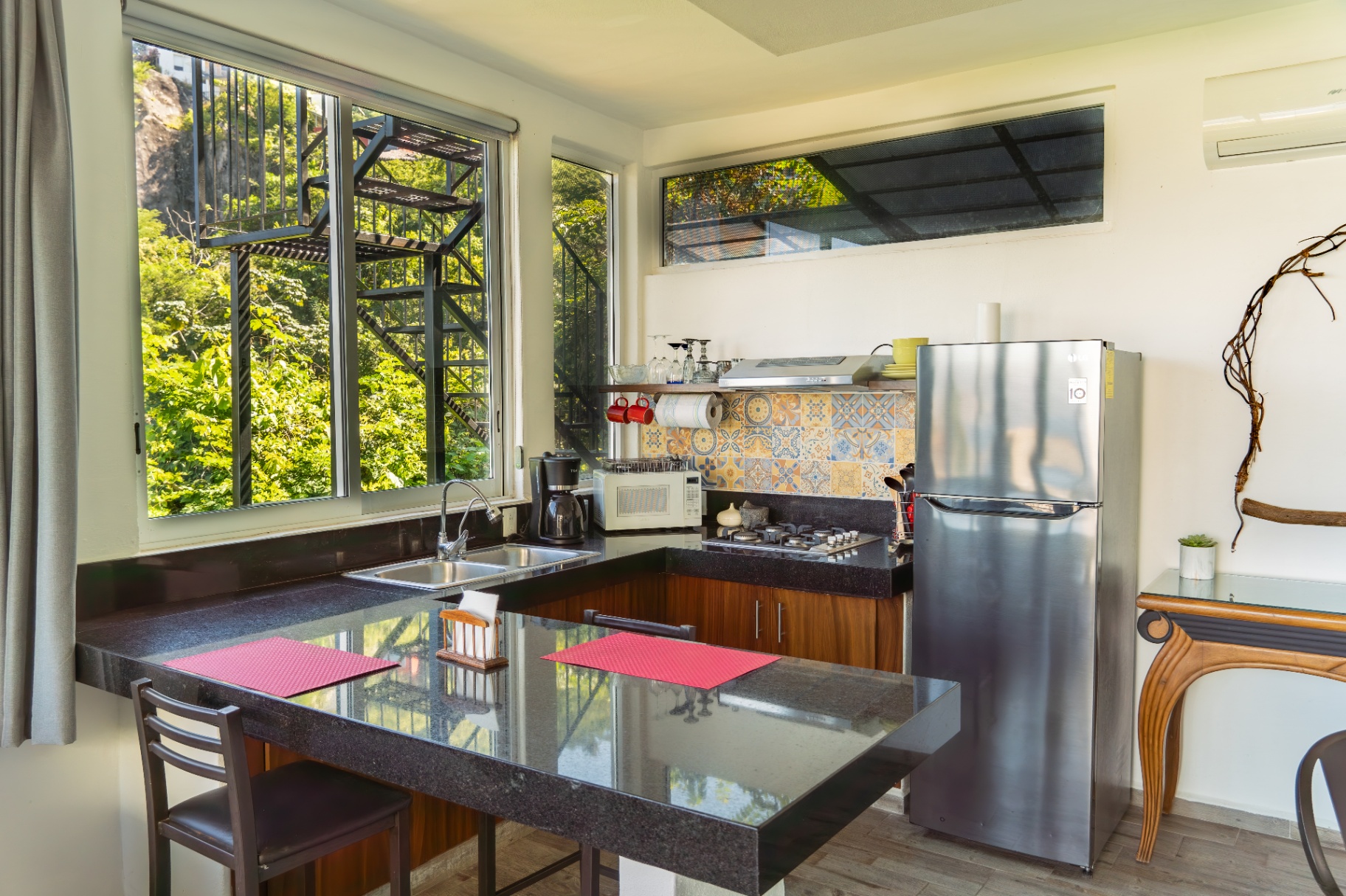 Modern condo kitchen