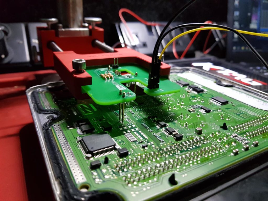 ECU circuit board programming setup