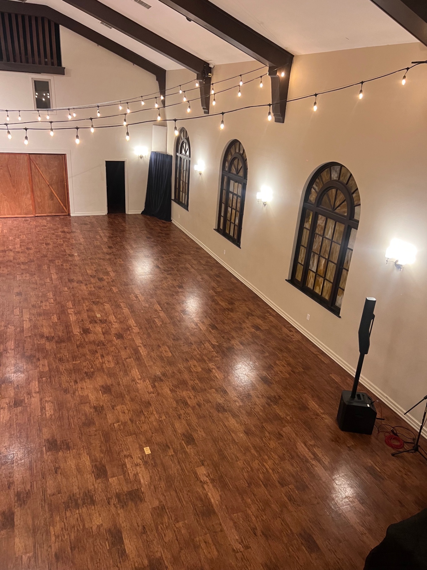 Fremont Abbey Spacious Hall