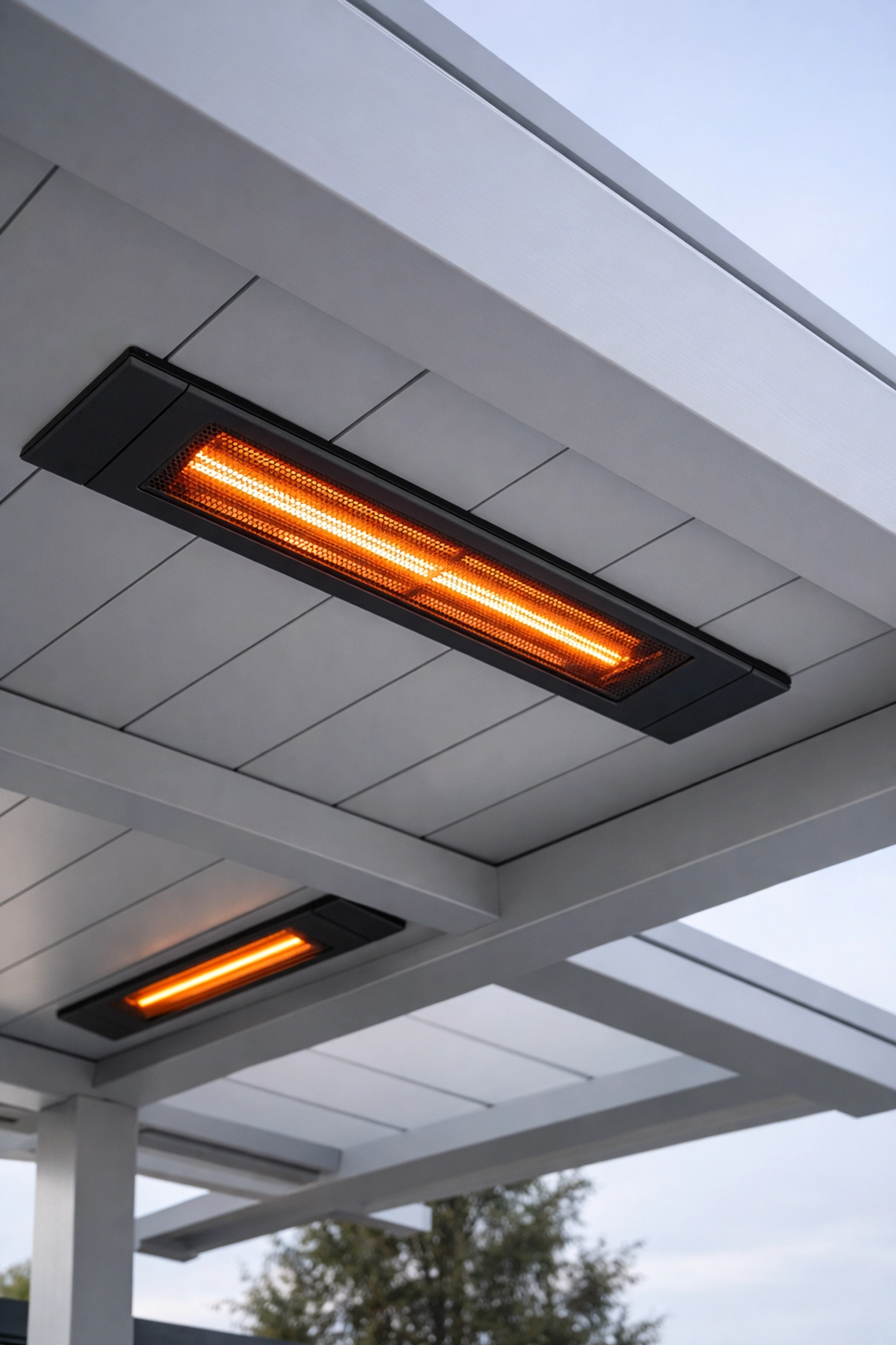 Infrarot-Heizstrahler in Pergola zur Verlängerung der Terrassensaison in Wien