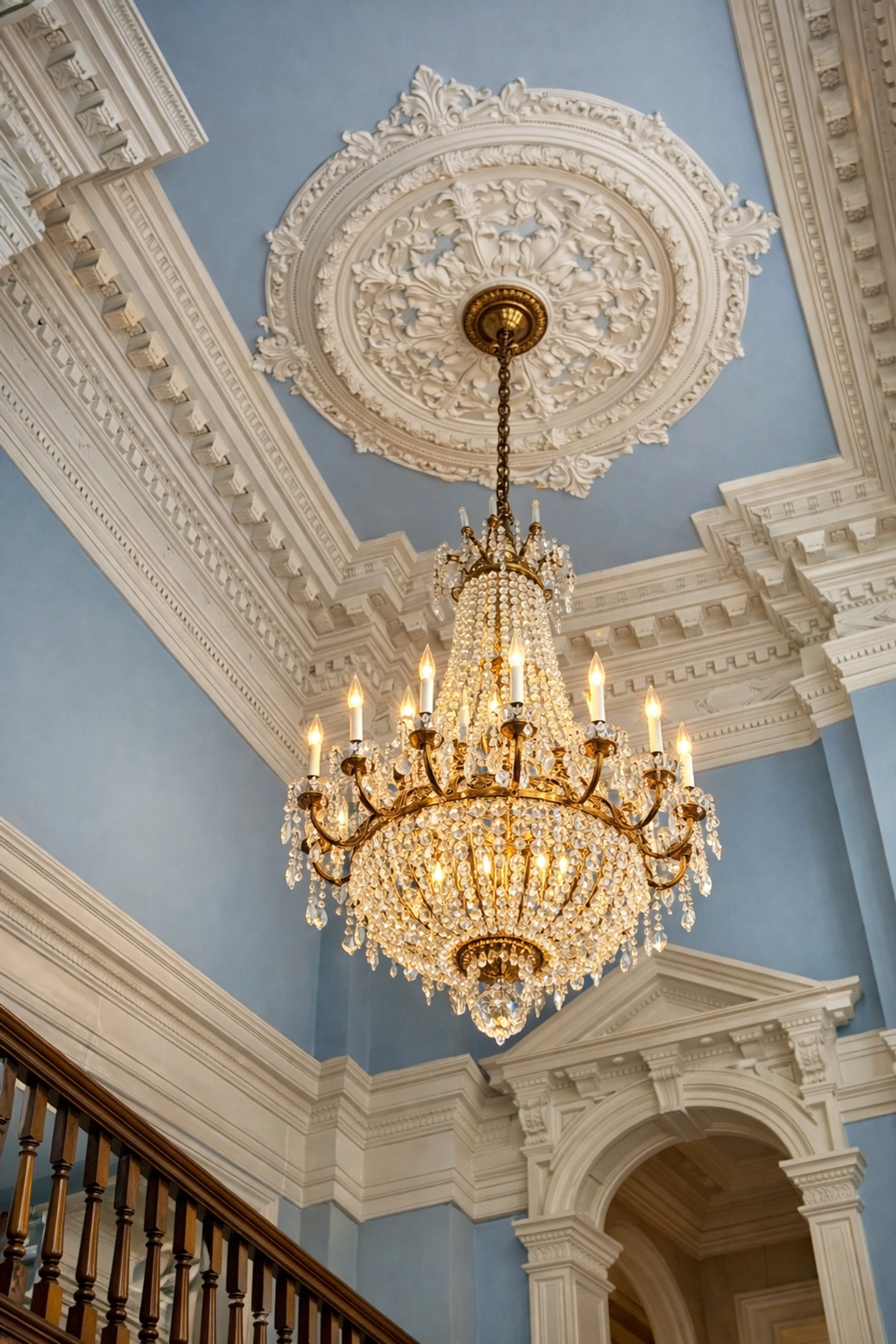Detailed top-to-bottom Lexington historic home cleaning of high ceilings and ornate crown molding.