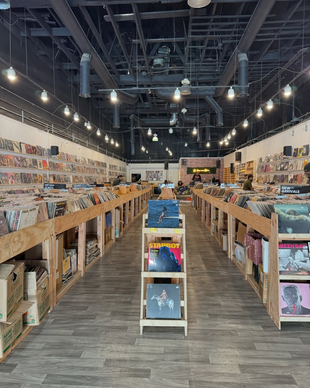 Nivessa store interior