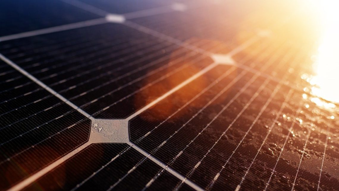 Détail technique d'une cellule photovoltaïque haute performance