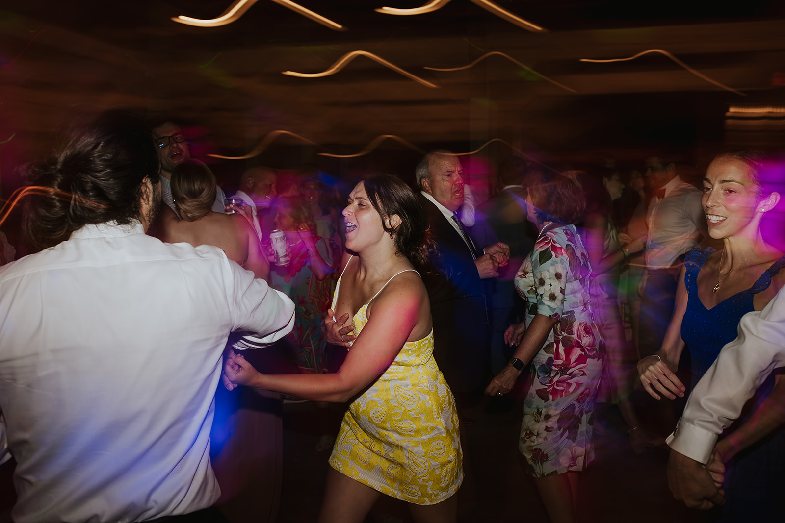 JAMMIN’ DJs Dance Floor Party Guests