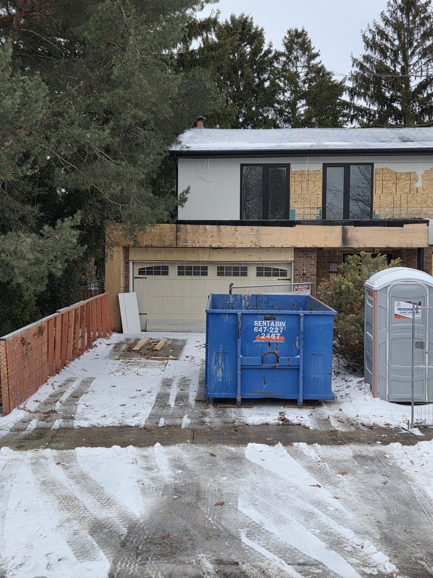 Choosing a Mississauga Dumpster Rental winter-driveway-bin-drop.jpg