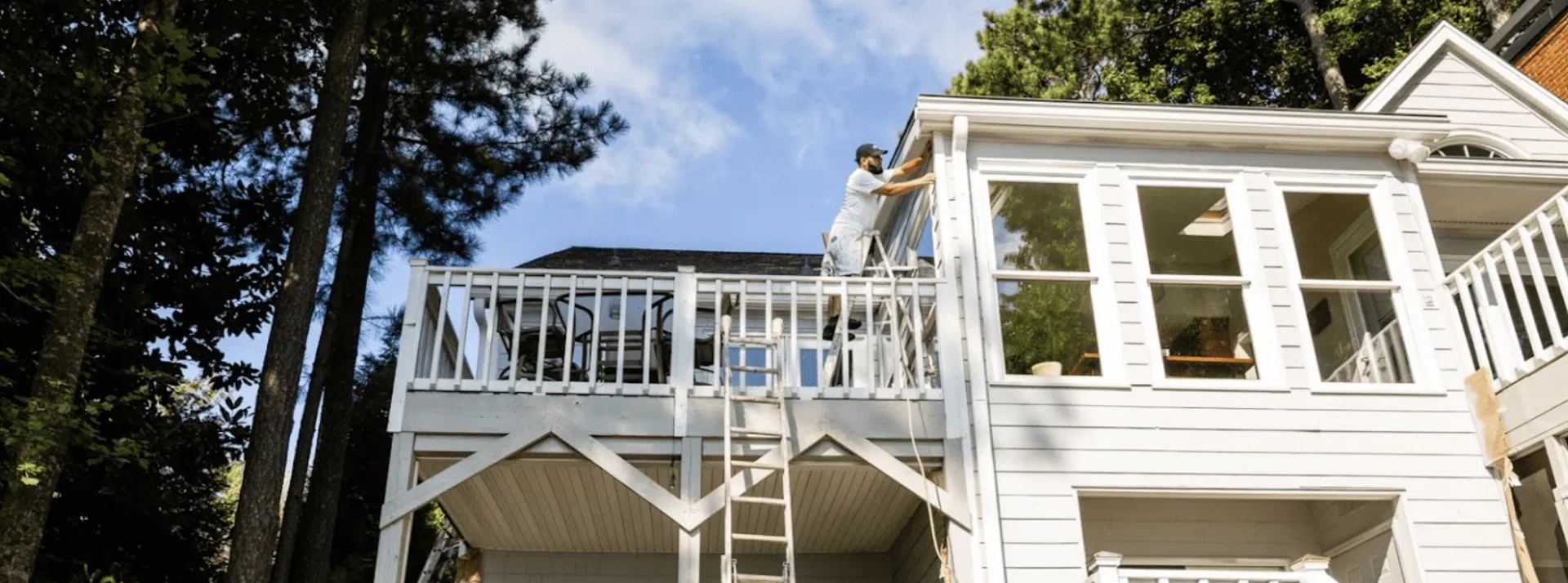 exterior-deck-painting-flawless-team-member.webp