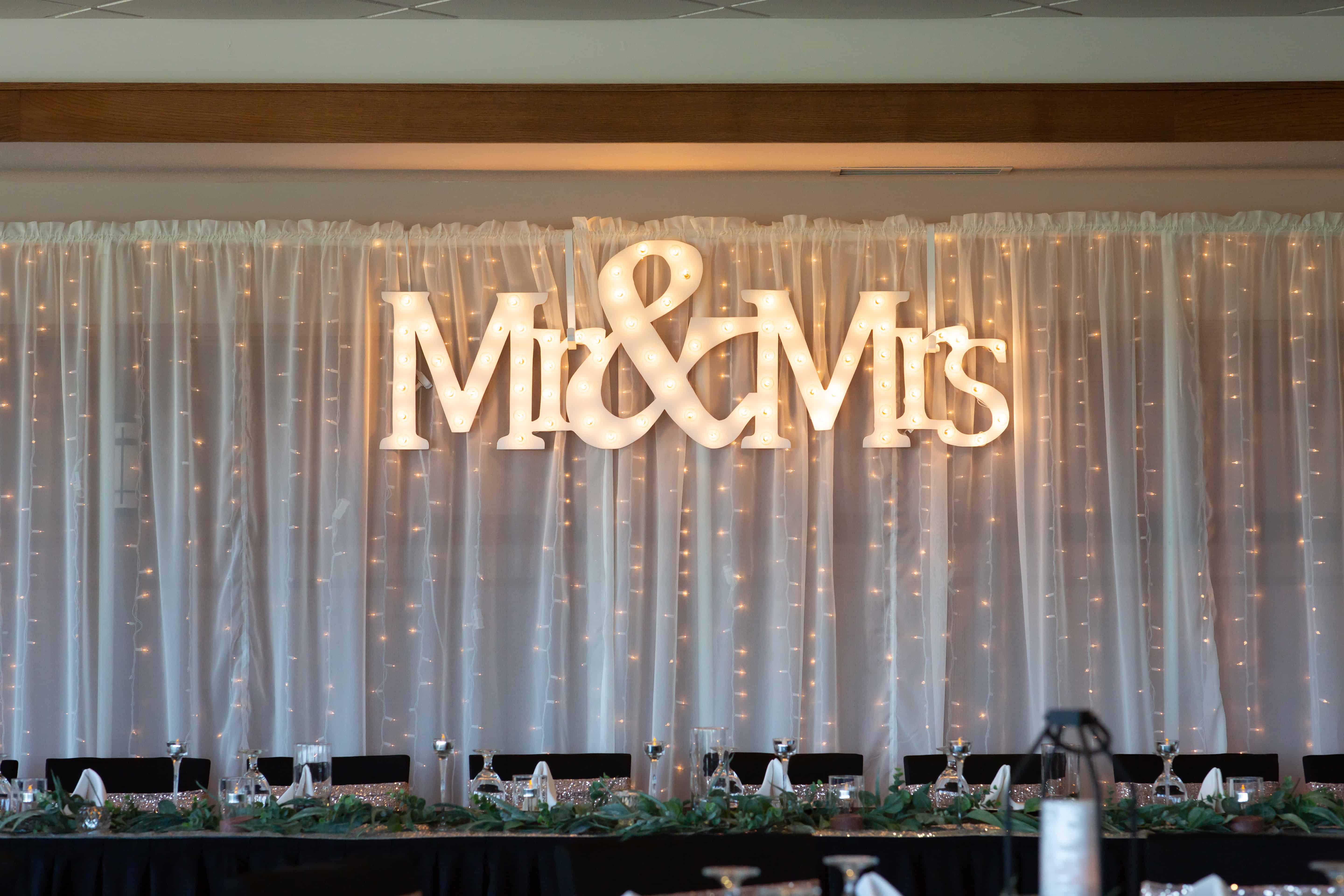 Elegant Wedding Head Table Setup