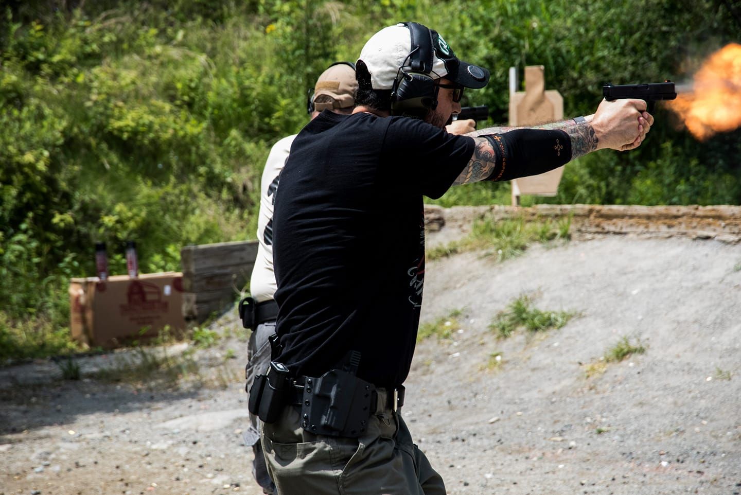 firearms-safety-instructor-briefing-outdoor-range.JPG