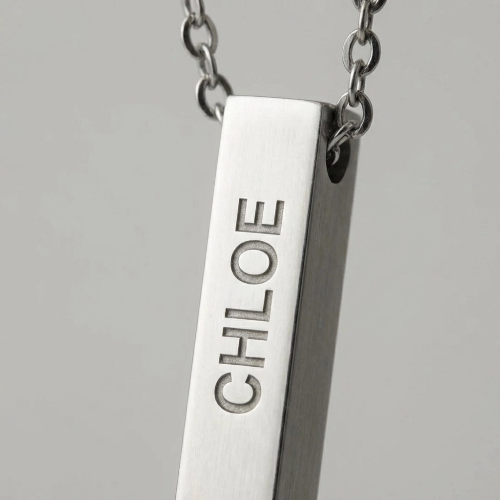 Chloe Name Bar Pendant Detail