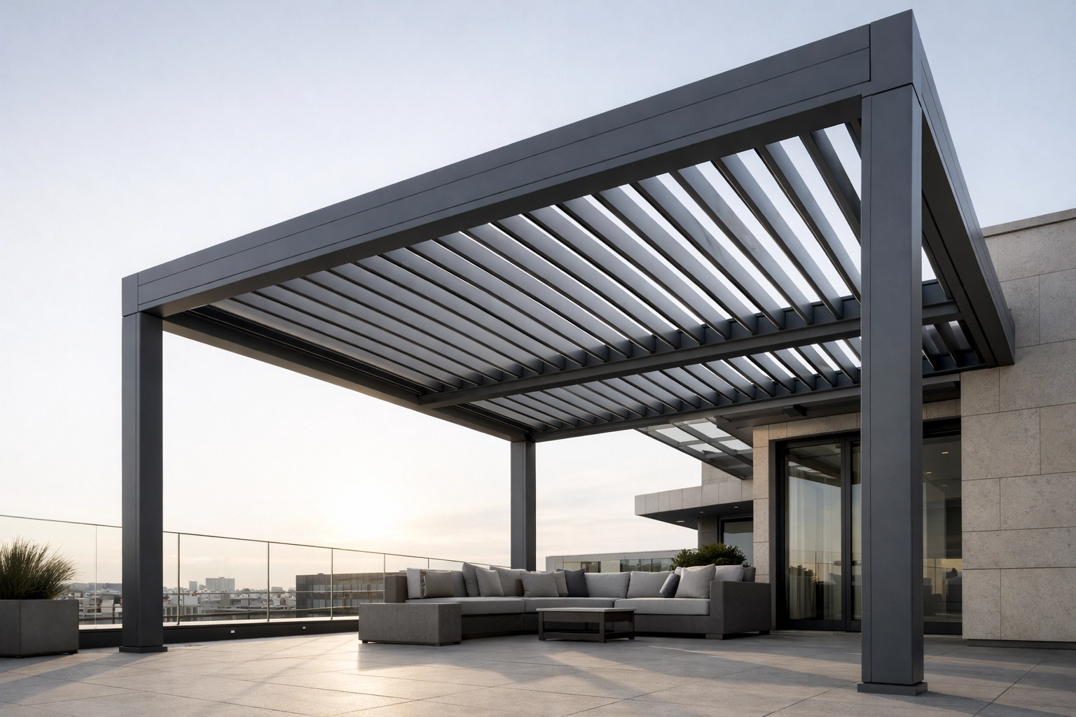 Modernes Lamellendach aus Aluminium auf einer Wiener Dachterrasse als windstabiler Sonnenschutz.