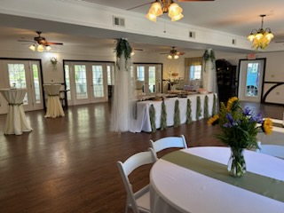 [HERO] Baby Shower Showdown: Food Truck Fun vs. Elegant Venue Comfort