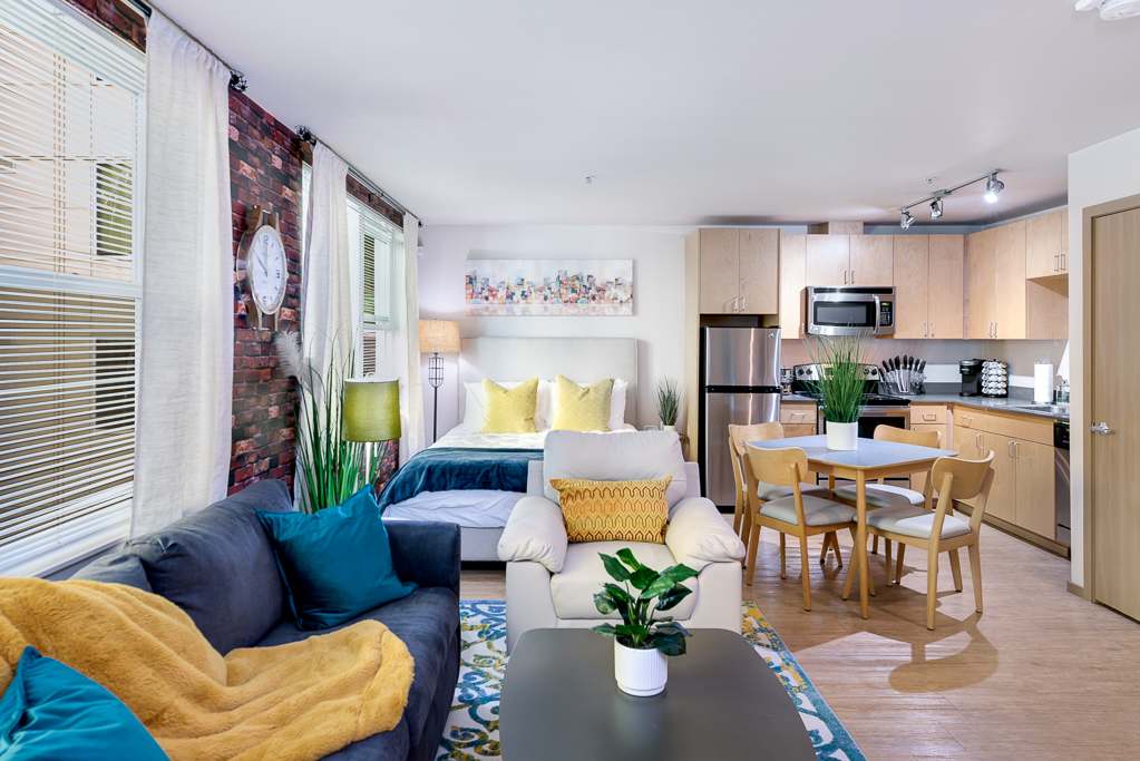 Urban Retreat (Studio): Open-concept Modern Living Space