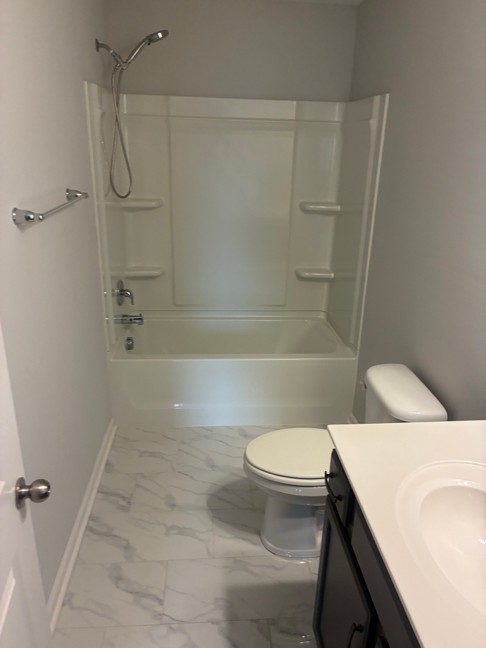 Modern Spotless Bathroom