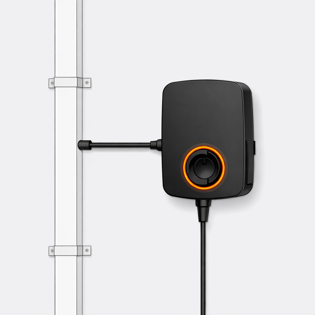 E-Auto Wallbox verbunden mit der PV-Anlage für nachhaltiges Laden zu Hause.