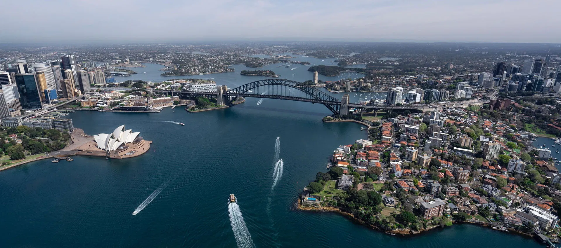The iconic Sydney Harbour, representing the world-class lifestyle and professional opportunities awaiting skilled migrants in Australia.