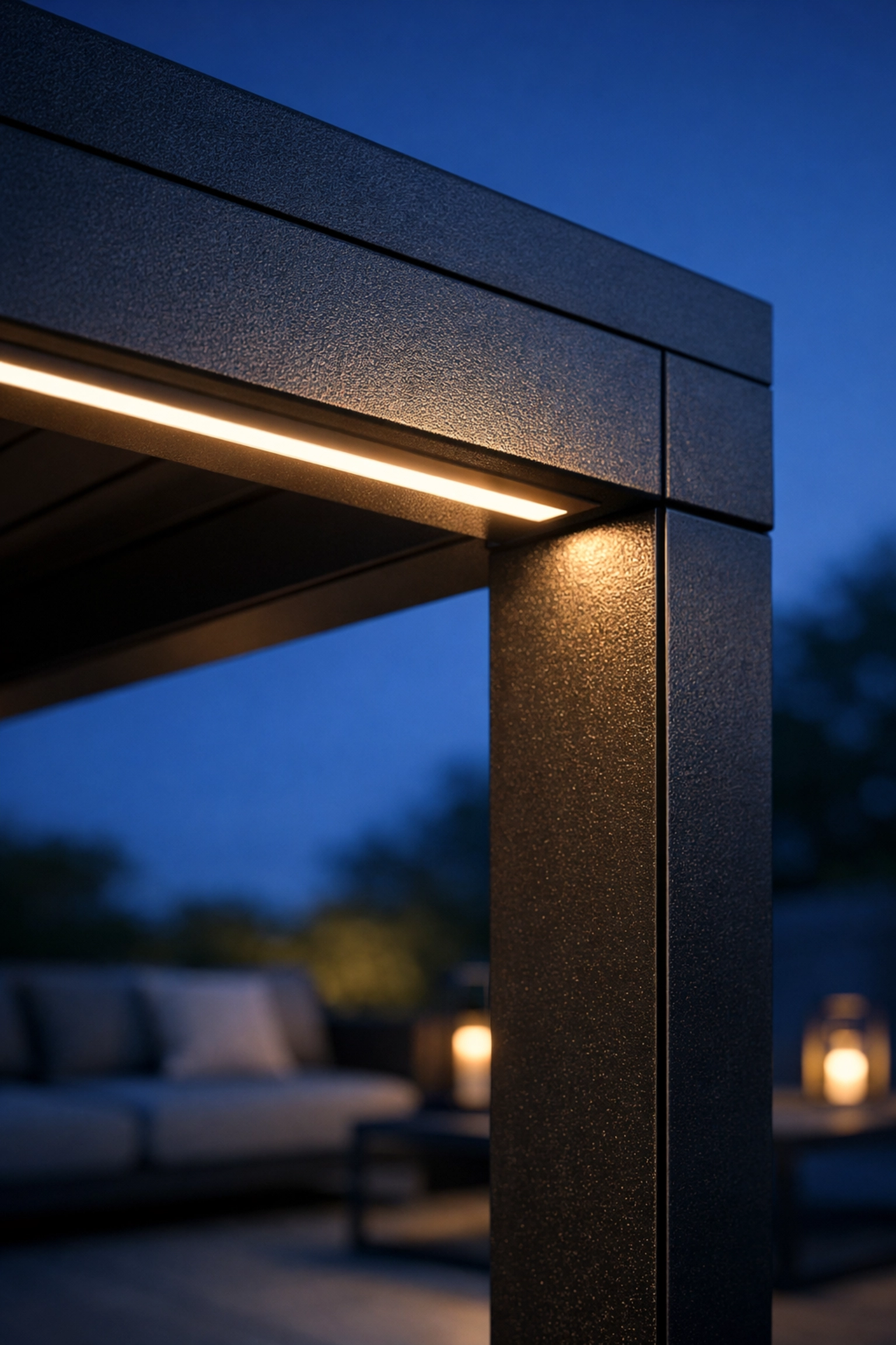 Integrierte LED-Beleuchtung an einer modernen Pergola Wien für ein gemütliches Ambiente.