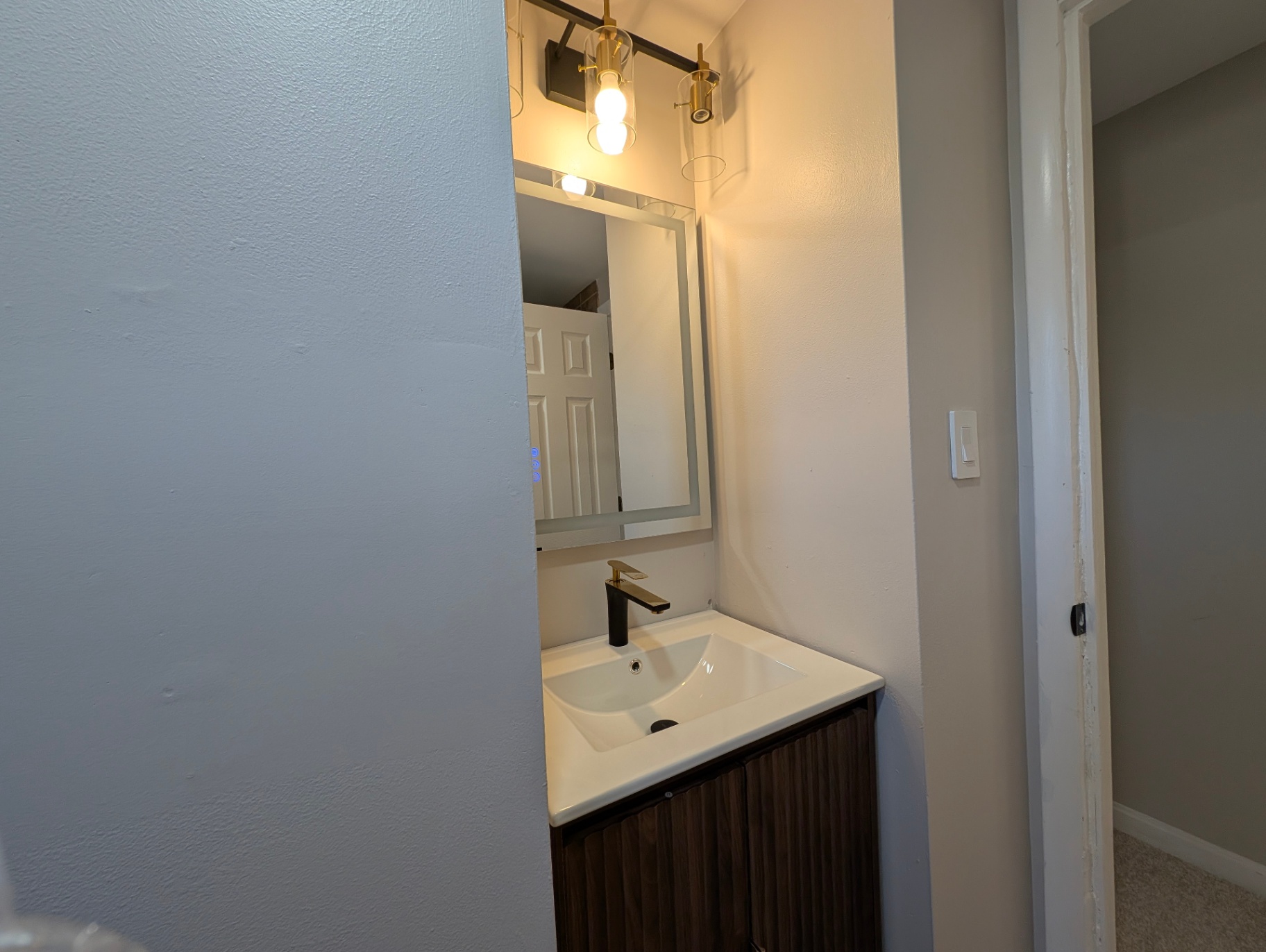 Modern Bathroom Vanity