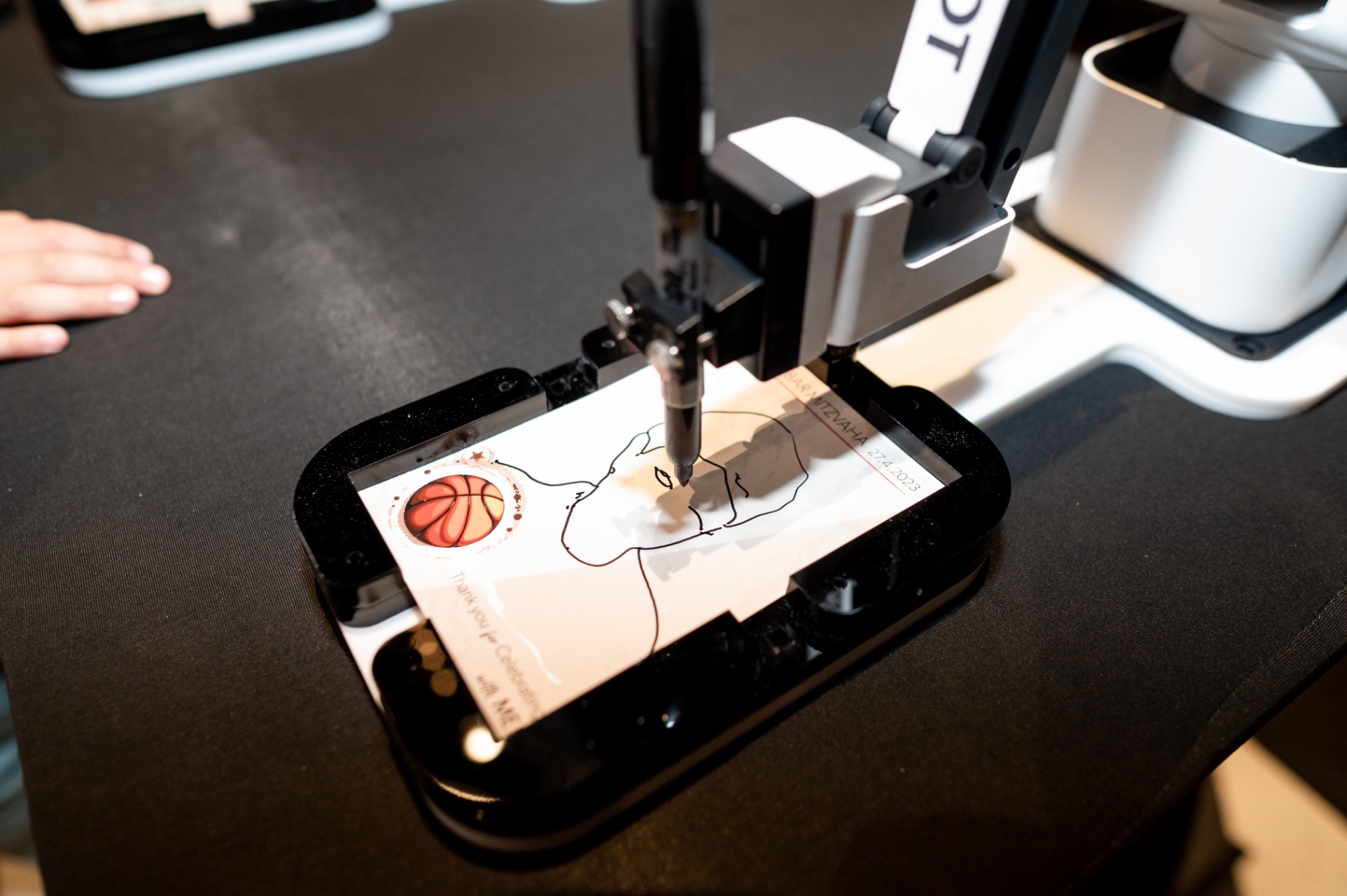 Robotic Arm Drawing Live Custom Portrait