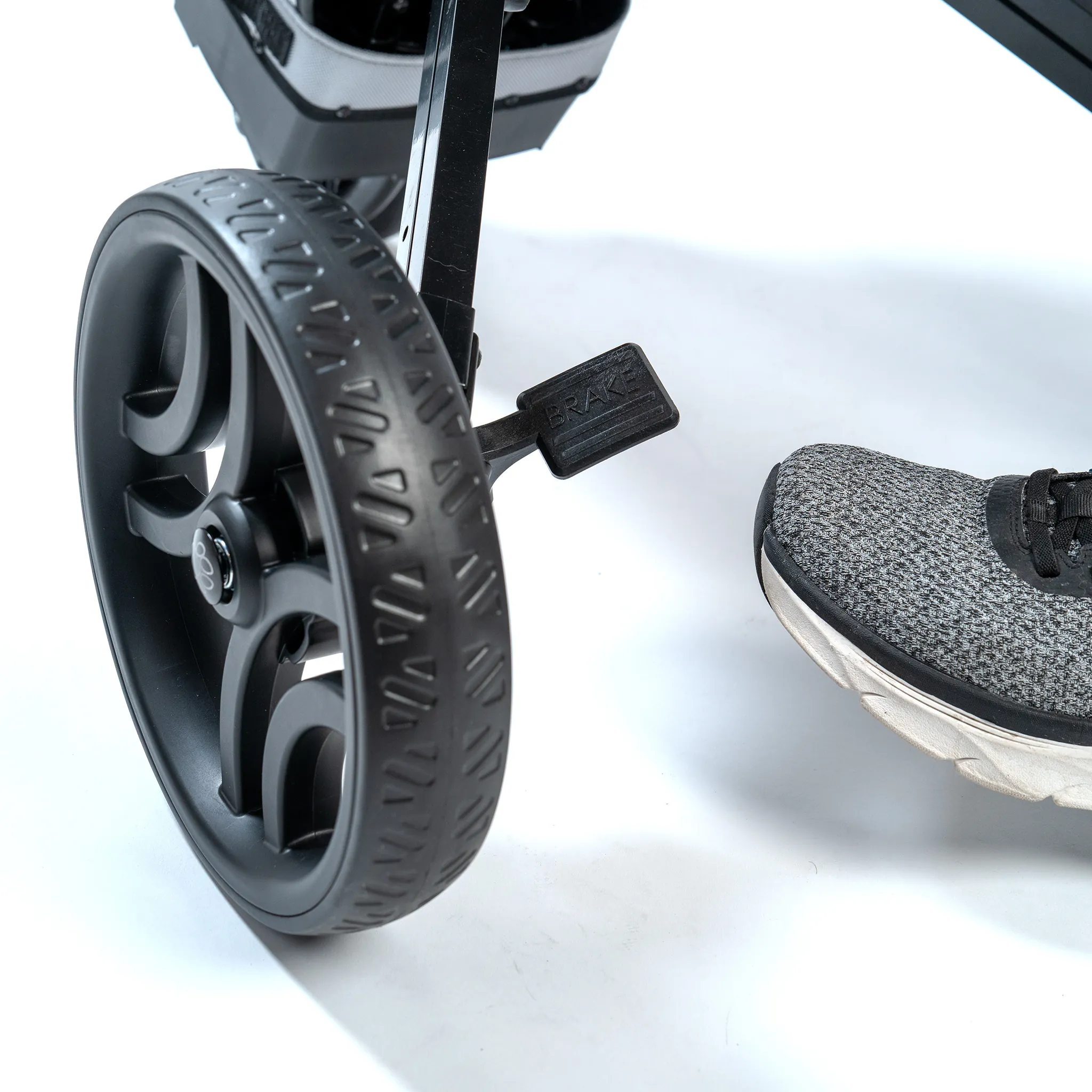 PARADAX AI-1 3-wheel push cart brake system