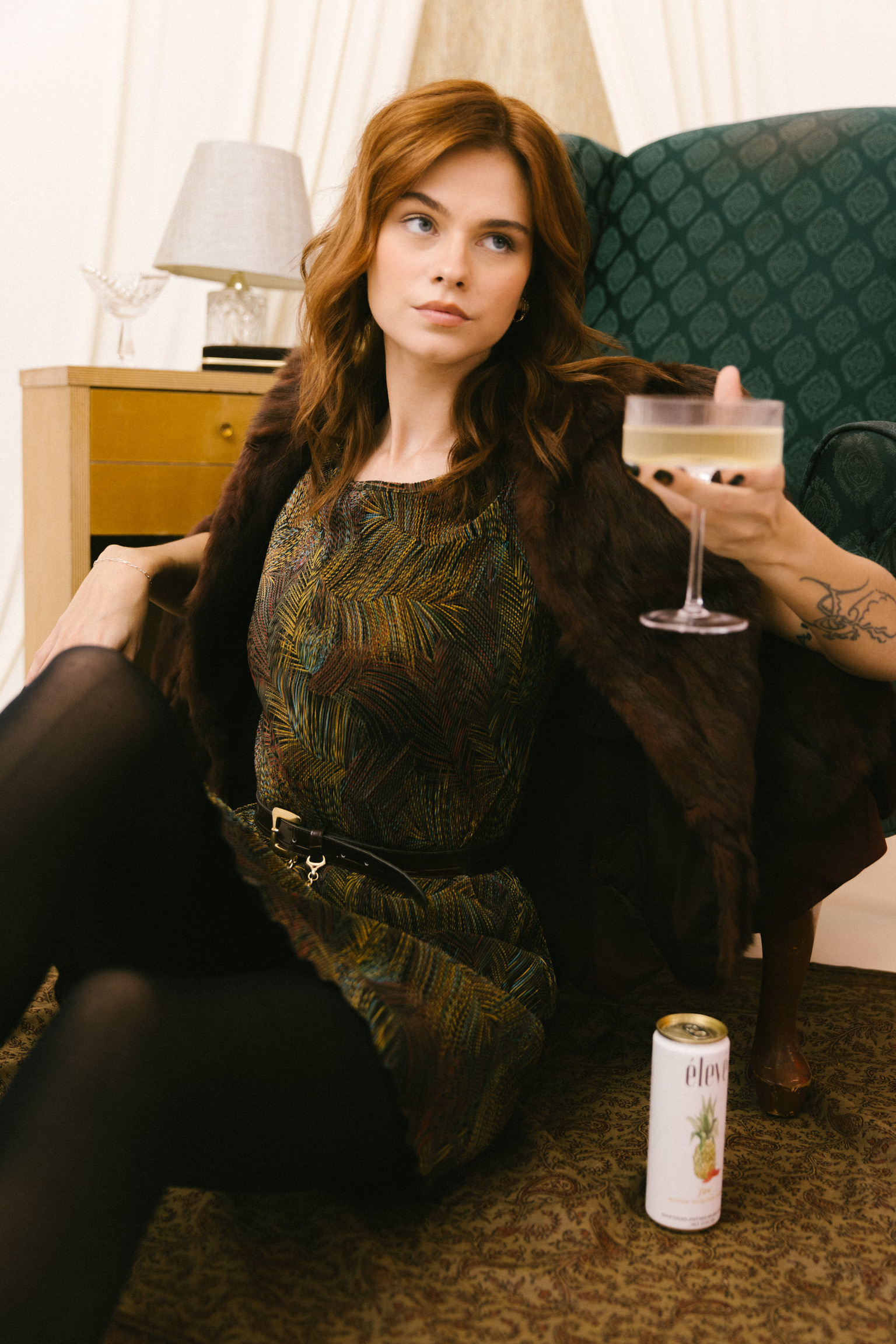 Woman with élevé Adaptogen Sparkling Water