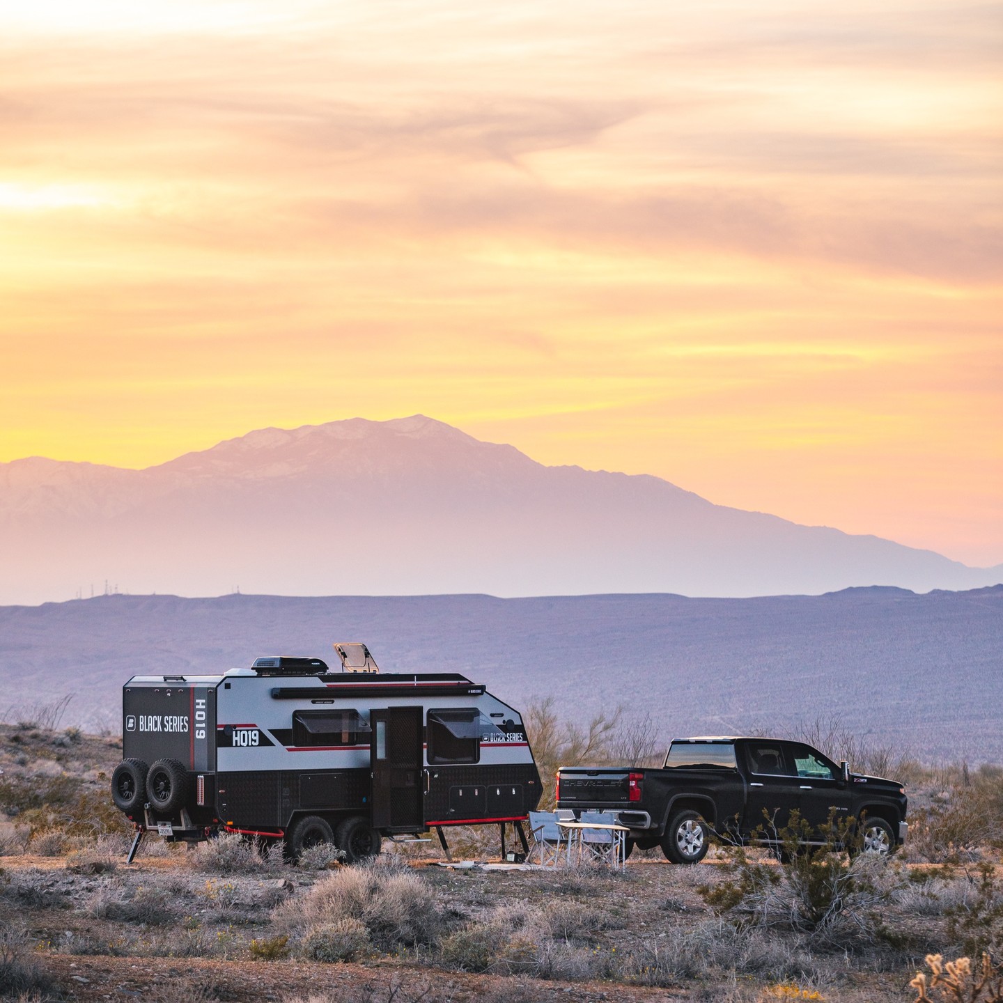 BlackSeries HQ19 Off-Road Travel Trailer in Desert