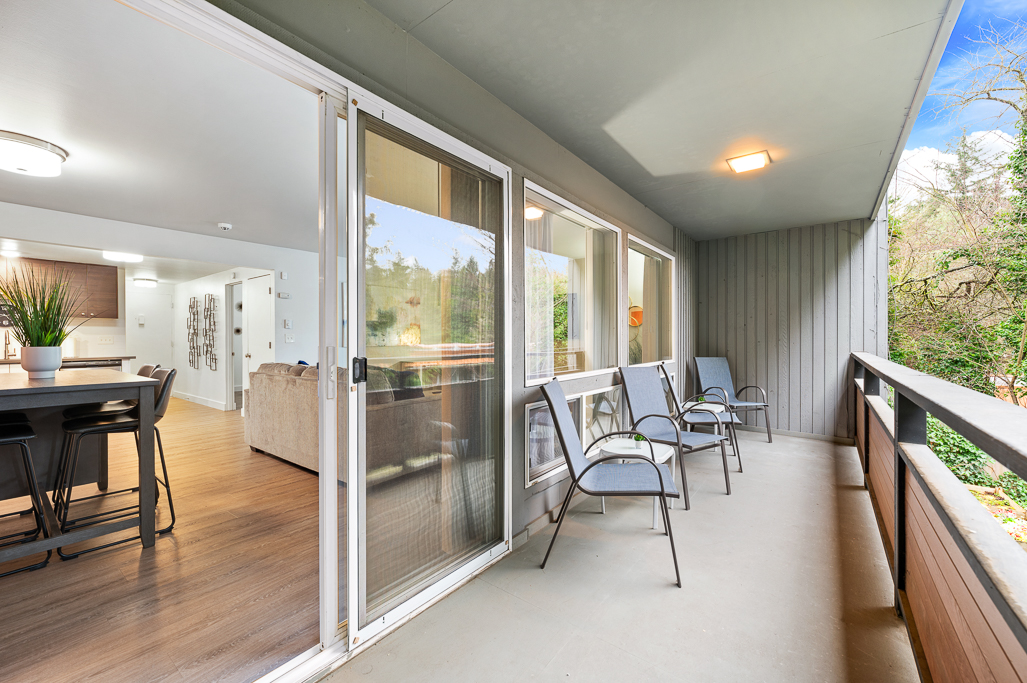 Sunset Dawn (1-bedroom): Spacious Private Balcony