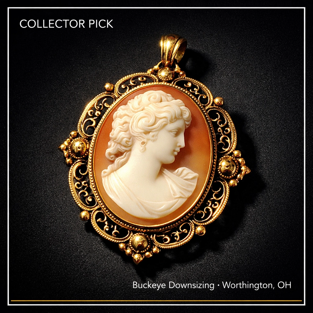 Vintage Gold Cameo Brooch Pendant.